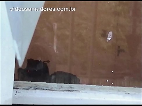 ❤️ Nadržaný muž sleduje svoju priateľku s iným chlapom, nahráva si video so šukaním bez toho, aby rušil pár ️ Porno na nás ️❤