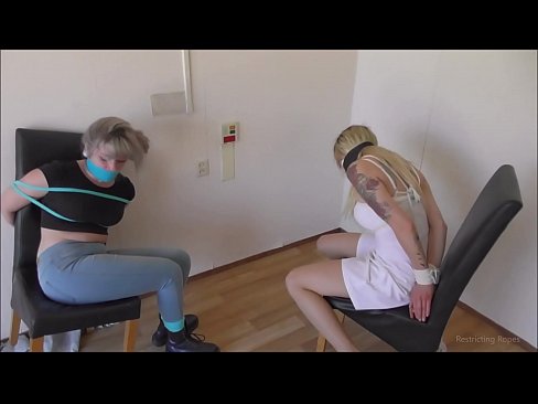 ❤️ Závislá / zviazaná a s roubíkom / dievča v núdzi ️ Porno na nás ️❤