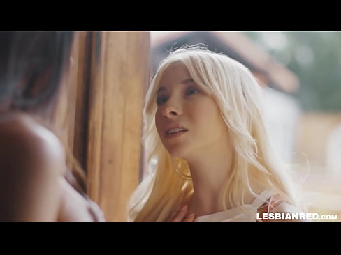 ❤️ Dievča príde domov o niekoľko mesiacov neskôr a skončí pri jedení kundičky svojej nevlastnej mamy ️ Porno na nás ️❤